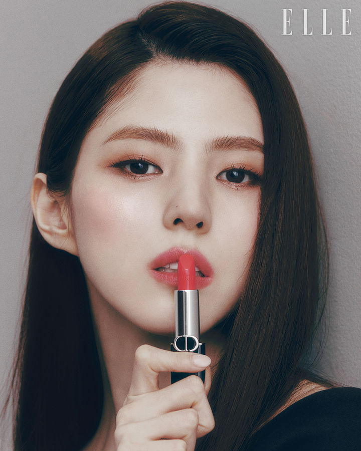 [서울=뉴시스] 한소희. (사진=엘르 제공) 2024.02.01. photo@newsis.com *재판매 및 DB 금지