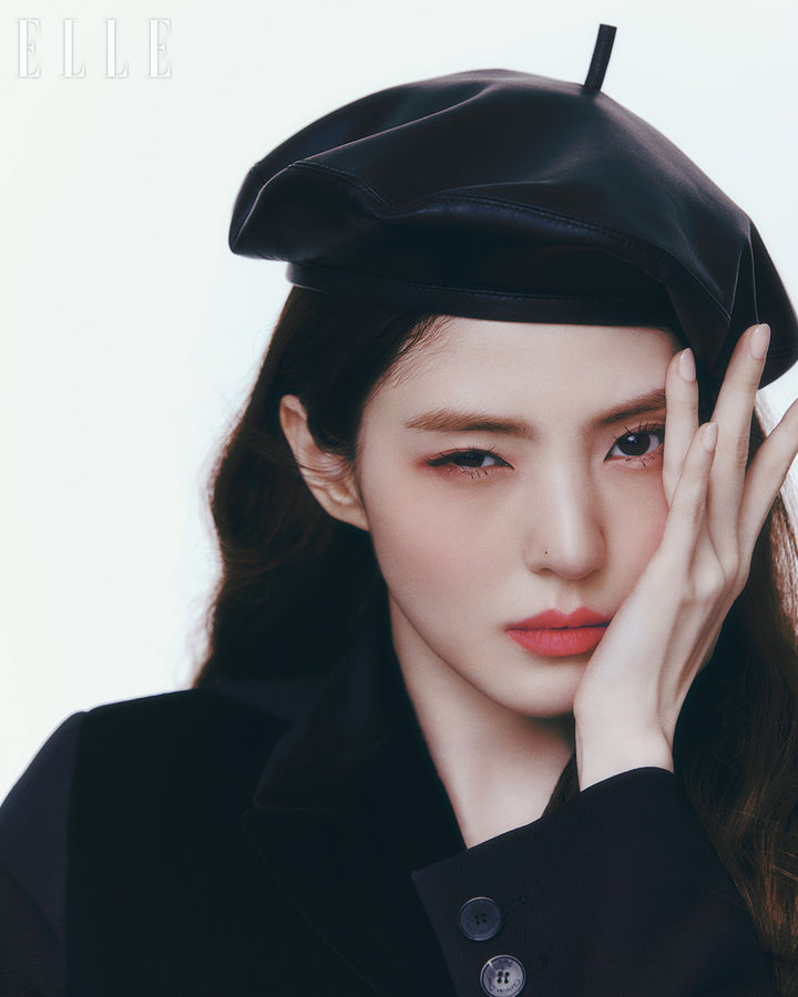 [서울=뉴시스] 한소희. (사진=엘르 제공) 2024.02.01. photo@newsis.com *재판매 및 DB 금지