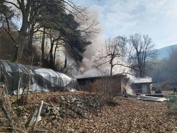 1일 오전 10시 33분께 충남 보령시 청소면 성연리의 한 야산에서 불이 나 44분 만에 진화됐다.(사진=산림청 제공) *재판매 및 DB 금지