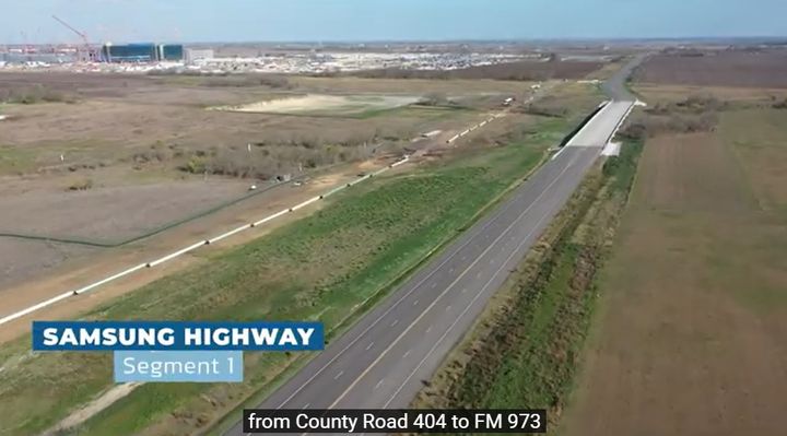 [서울=뉴시스]미국 텍사스주 윌리엄슨 카운티는 최근 SNS를 통해 삼성전자 반도체 공장 관련 공사가 순조롭게 진행되고 있다며 공장 주변 도로 프로젝트에 대한 항공 사진을 공개했다. (사진 = 윌리엄슨 카운티 유튜브 캡처) 2024.02.02. photo@newsis.com *재판매 및 DB 금지