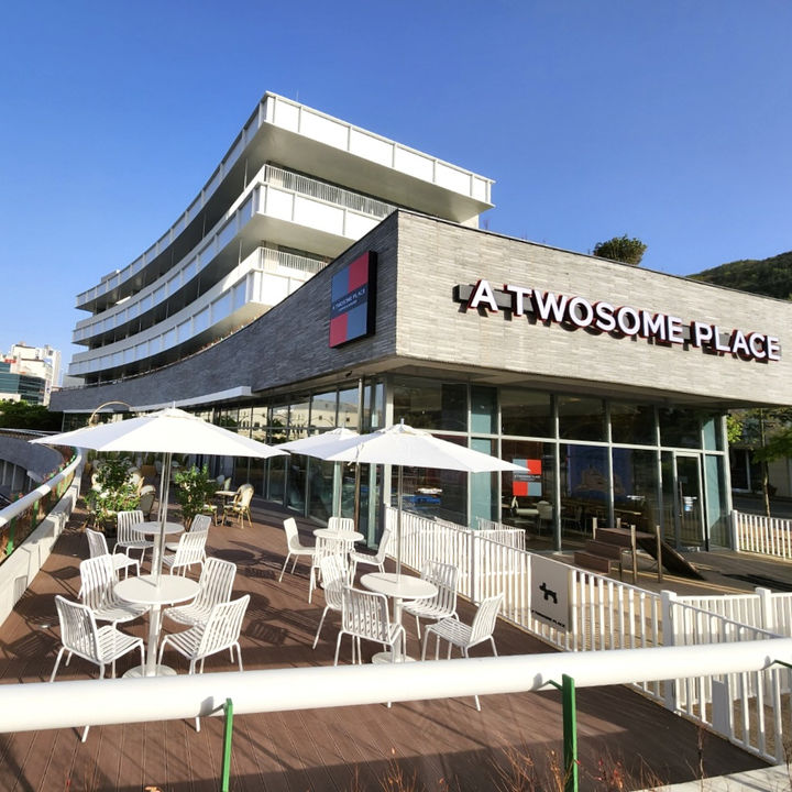 투썸플레이스 펫 프렌들리 매장 '대구수성못점' 모습.(사진=투썸플레이스 제공) *재판매 및 DB 금지