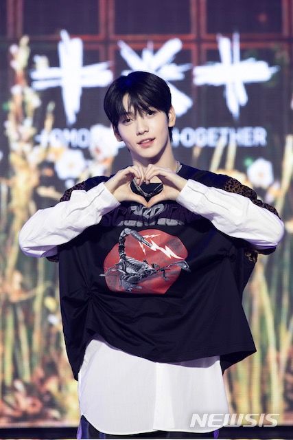 [서울=뉴시스]'투모로우바이투게더' 수빈.