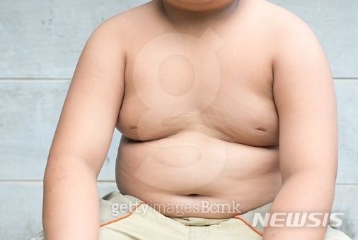 [서울=뉴시스]6일 보건복지부 2023 아동종합실태조사에 따르면 9~17세 아동 비만율은 최근 5년 사이 3.5배 증가했다. (사진= 게티이미지뱅크 제공) 2024.02.06. photo@newsis.com. 