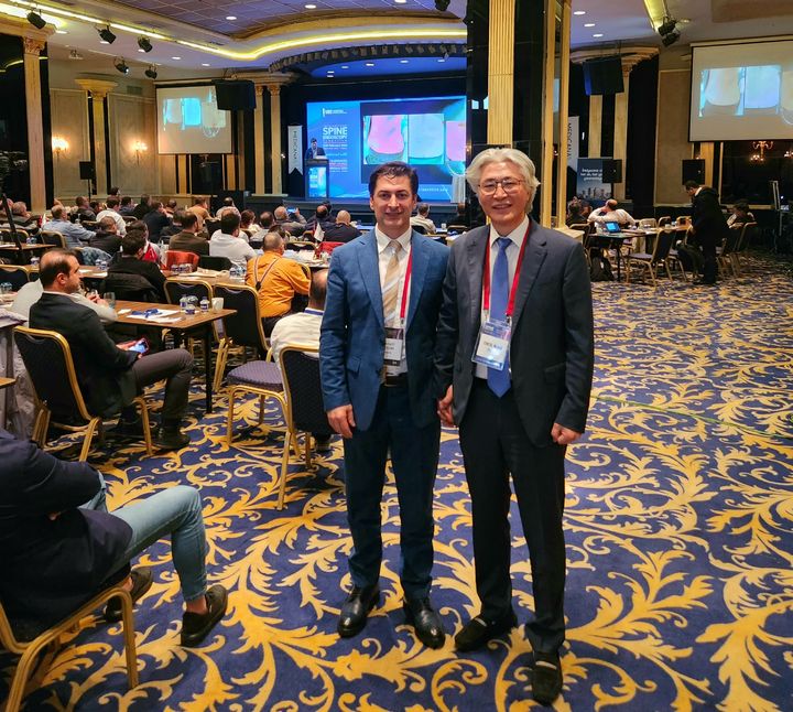 대전우리병원 박철웅 원장이 최근 튀르키예 부르사에서 열린 2024 튀르키예 국제 척추 내시경 심포지엄에 초청돼 강연했다.(사진=대전우리병원 제공) *재판매 및 DB 금지