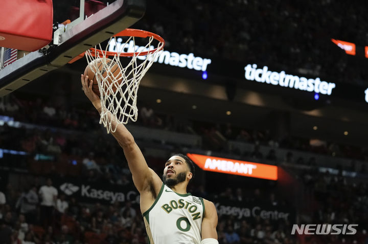[마이애미=AP/뉴시스] 미국프로농구(NBA) 보스턴 셀틱스의 제이슨 테이텀. 2024.02.11.