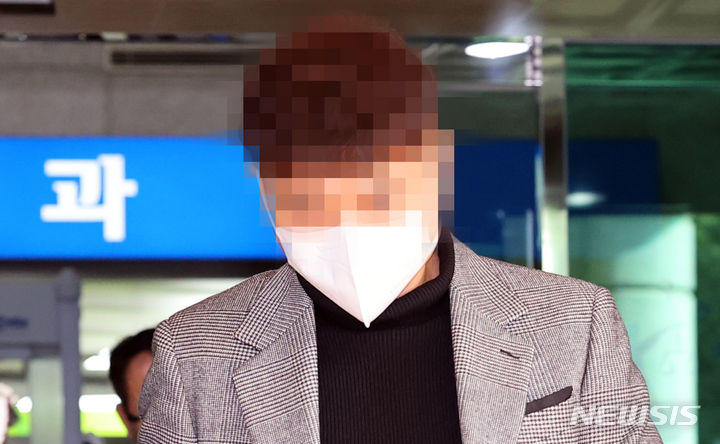 [속보]'수십억 출연료 횡령' 박수홍 친형 징역 3년6월 확정