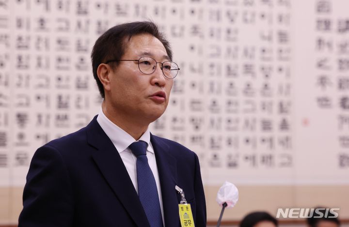 [서울=뉴시스] 이영환 기자 = 박성재 법무부 장관 후보자가 15일 오전 서울 여의도 국회에서 열린 인사청문회에서 발언하고 있다. 2024.02.15. 20hwan@newsis.com