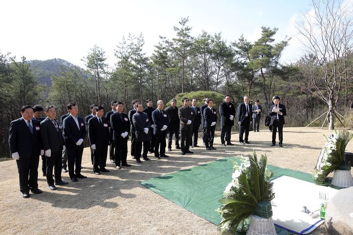 전 롯데 계열사 대표이사 및 임원이 고 신격호 명예회장 서거 4주년 추모식에 참석하고 있다. (사진=롯데재단 제공) *재판매 및 DB 금지