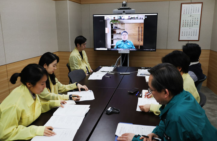 [세종=뉴시스] 교육부가 16일 오후 3시 오석환 차관주 재로 전국 40개 의대 교무처장이 참석하는 온라인 긴급회의를 개최했다. (사진=교육부). 2024.02.16. photo@newsis.com. *재판매 및 DB 금지