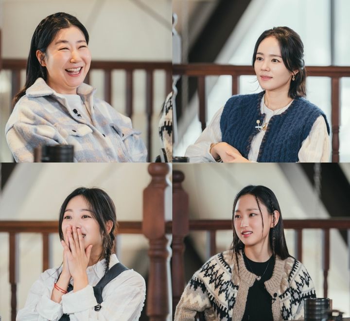 [서울=뉴시스] '텐트 밖은 유럽 - 남프랑스 편' 산장토크. (사진 = tvN 제공) 2024.02.17. photo@newsis.com *재판매 및 DB 금지