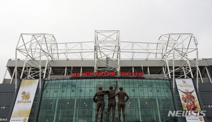 [맨체스터=AP/뉴시스]맨유 홈구장 올드 트래포드. 2012.03.11.