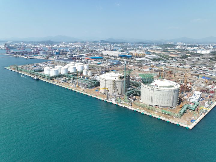 [울산=뉴시스] 울산 북신항 일대 에너지허브 1단계 시설 전경. (사진=울산항만공사 제공) photo@newsis.com *재판매 및 DB 금지