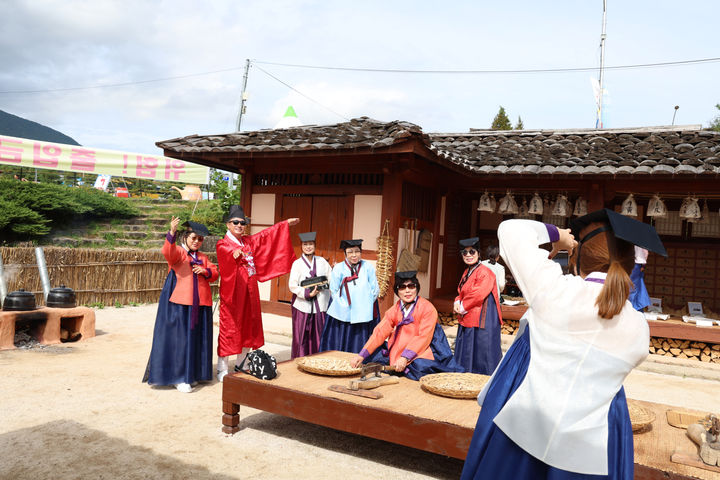 [산청=뉴시스] 산청군청 제23회 산청한방약초축제. (사진=산청축제관광재단 제공) 2024.02.22. photo@newsis.com   *재판매 및 DB 금지