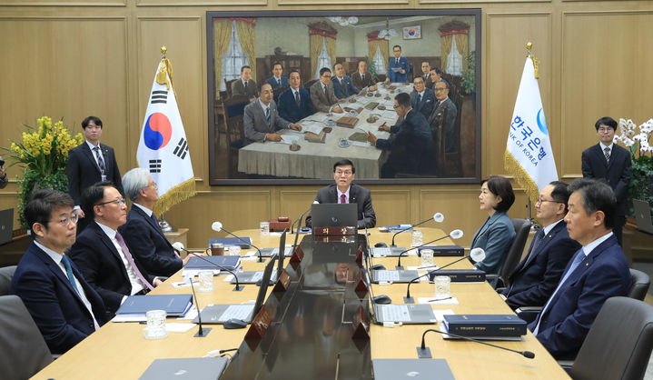 이창용 한국은행 총재가 22일 오전 서울 중구 한국은행에서 열린 금융통화위원회 본회의에서 회의를 주재하고 있다.(사진제공=한국은행) *재판매 및 DB 금지