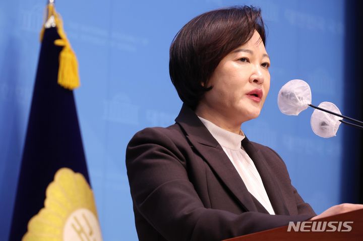 이수진 "김병기 의혹 탄원서 김현지에 전달…당시 정청래와도 통화" 민주당 "일방적 주장"