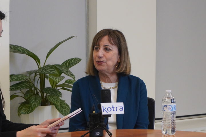 [워싱턴=뉴시스]미국 무역대표부(USTR) 부대표를 지낸 웬디 커틀러 아시아소사이어티정책연구소 부회장이 2024년 2월 22일(현지시간) 워싱턴DC에서 열린 코트라(KOTRA, 대한무역투자진흥공사) 워싱턴무역관 주관 인터뷰에서 질문에 답하고 있다. (사진=코트라 워싱턴무역관 제공). 2024.02.26. *재판매 및 DB 금지