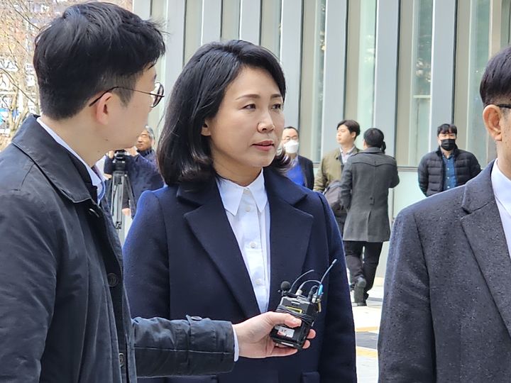 [수원=뉴시스] 양효원 기자 =&nbsp; 수원지법에 출석한 김혜경씨. 2024.2.26. hyo@newsis.com *재판매 및 DB 금지