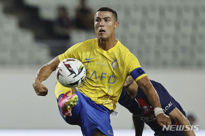 [오사카=AP/뉴시스] 사우디아라비아 프로축구 프로페셔널 리그 알나스르의 크리스티아누 호날두. 2024.02.25.