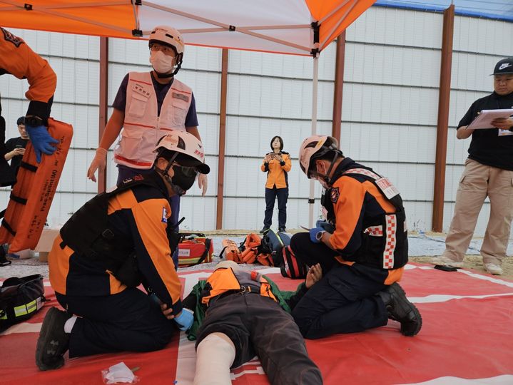 [수원=뉴시스] 경기소방 구급대 훈련 *재판매 및 DB 금지