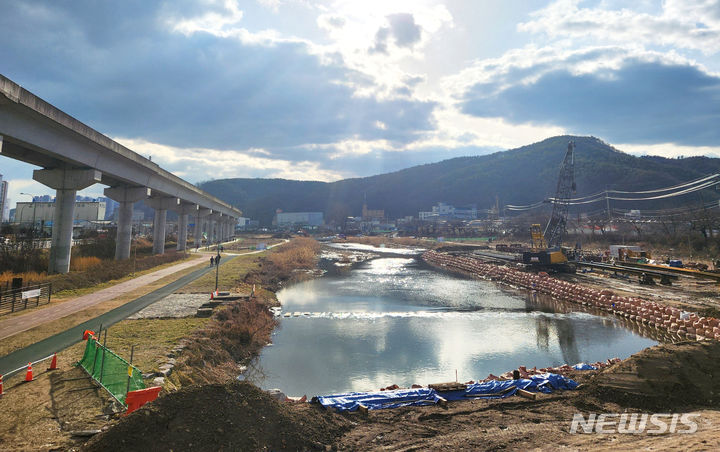 [용인=뉴시스] 유림교에서 바라본 경안천 모습. (용인시 제공)