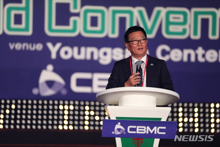 [의정부=뉴시스] 한국기독실업인회(CBMC) 경기북부연합회 이성복 회장. (사진= CBMC 제공) 2024.02.28 photo@newsis.com