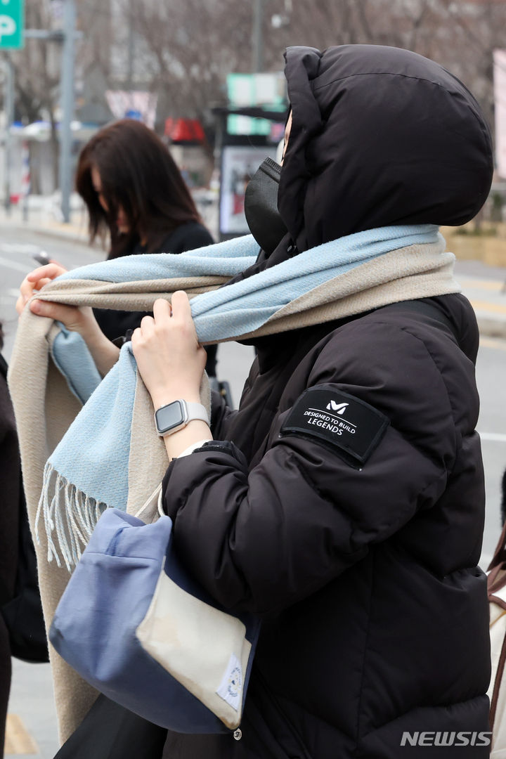 충남권 일교차 15도 안팎…밤 한때 '비 예보'