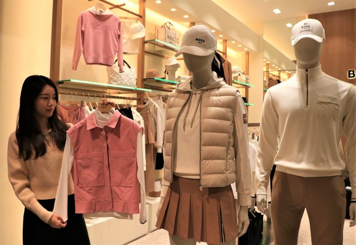 [대구=뉴시스] 대구 신세계백화점 6층 골프 매장에 세련된 프리미엄 브랜드 '보스골프'가 신규 오픈했다. (사진 = 대구 신세계백화점 제공) 2024.03.02. photo@newsis.com *재판매 및 DB 금지