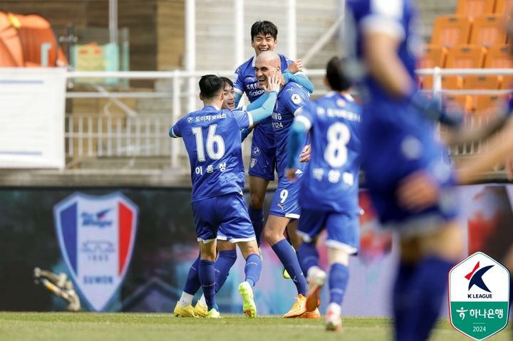 [서울=뉴시스]K리그2 수원 삼성의 홈 개막전. (사진=프로축구연맹 제공)