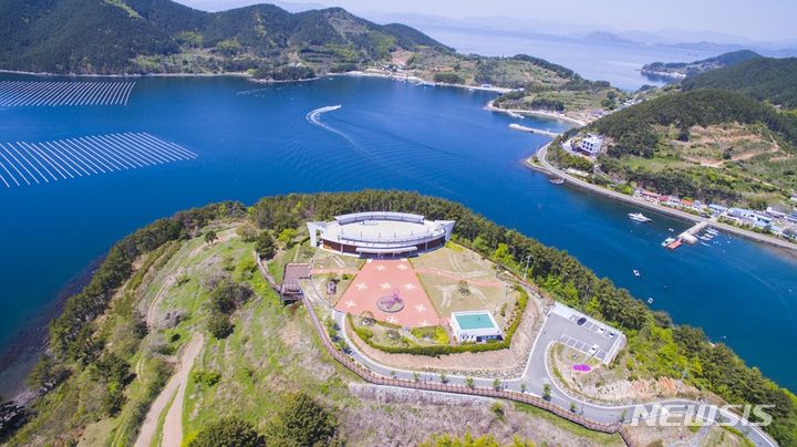 [창원=뉴시스]경남 거제시 하청면 칠천도 라이딩 코스.(사진=경남도 제공)2024.03.04. photo@newsis.com