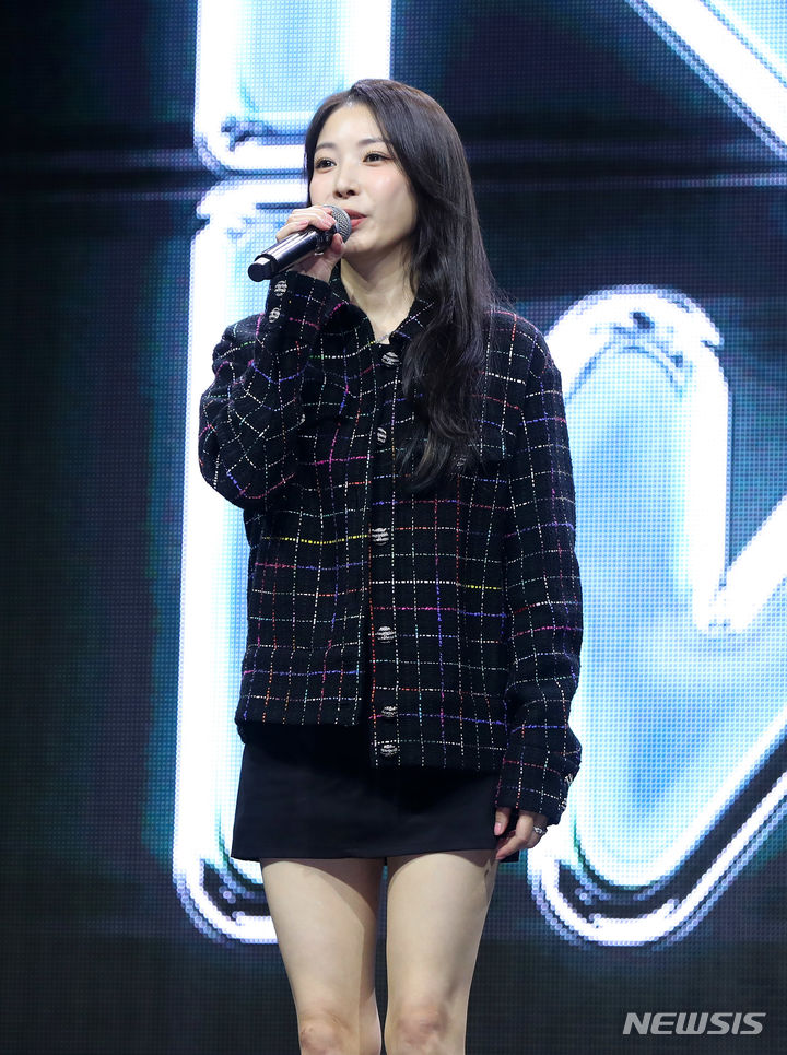 [서울=뉴시스] 김혜진 기자 = 가수 보아가 4일 오후 서울 용산구 블루스퀘어에서 열린 NCT 위시 '엔시티 위시스 위시리스트(NCT WISH’s WISHLIST)' 쇼케이스에서 인사말을 하고 있다. 2024.03.04. jini@newsis.com