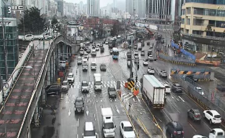 [부산=뉴시스] 부산 동구 북항 3부두 인근 충장대로 .경찰청 도시교통정보센터 CCTV *재판매 및 DB 금지