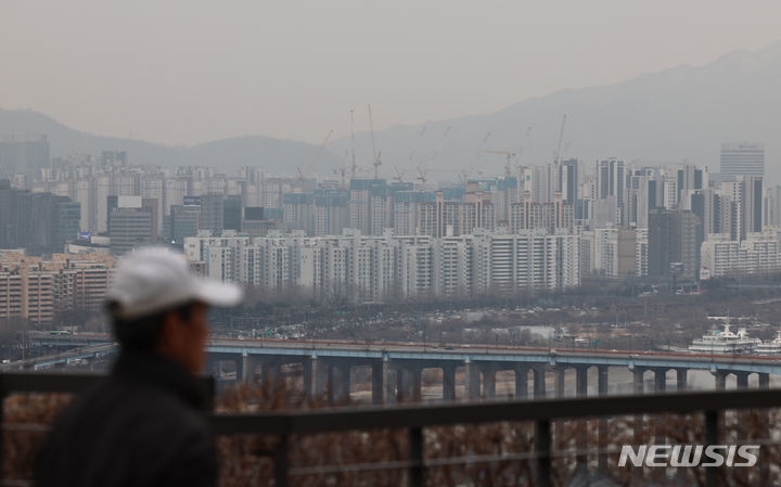 [서울=뉴시스] 김금보 기자 = 서울 시내 아파트 밀집 지역. 2024.03.05. kgb@newsis.com