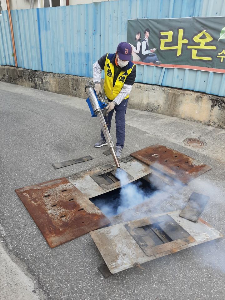 [거창소식]해빙기 유충 방역소독 등