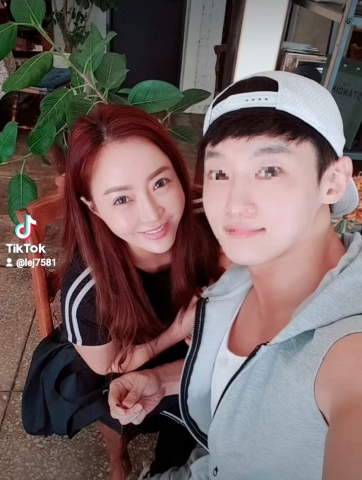  [서울=뉴시스] 배우 이의정이 지난 5일 본인 인스타그램에 남자친구와 찍은 사진을 올리고 열애 사실을 공개했다. (사진=이의정 인스타그램 캡처) 2024.03.06. photo@newsis.com *재판매 및 DB 금지