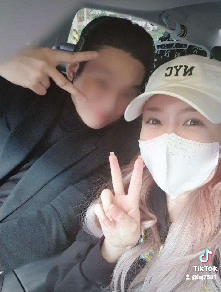 [서울=뉴시스] 배우 이의정이 지난 5일 본인 인스타그램에 남자친구와 찍은 사진을 올리고 열애 사실을 공개했다. (사진=이의정 인스타그램 캡처) 2024.03.06. photo@newsis.com *재판매 및 DB 금지