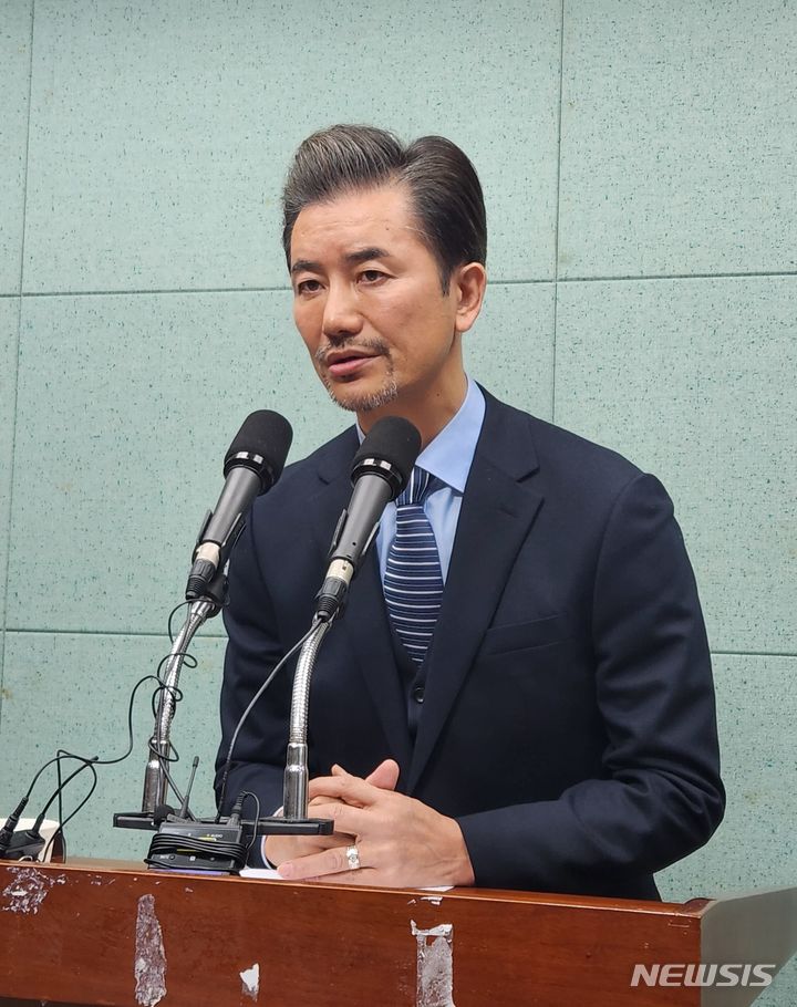 [전주=뉴시스] 김민수 기자= 무소속 방수형 전북 전주갑 출마예정자가 7일 전북도의회 브리핑룸에서 기자회견을 하고 있다. 2024.03.07 *재판매 및 DB 금지