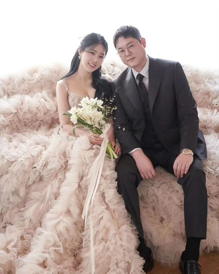 [서울=뉴시스] 과거 뚜밥은 본인의 인스타그램에 웨딩 촬영 사진을 올렸다 (사진= 뚜밥 인스타그램 캡처 ) 2024.3.7. photo@newsis.com *재판매 및 DB 금지