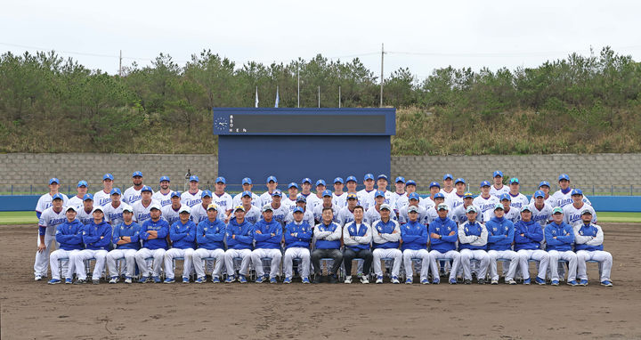 [서울=뉴시스] 2024시즌 스프링캠프 마친 삼성 라이온즈 선수단. (사진 = 삼성 라이온즈 제공) *재판매 및 DB 금지