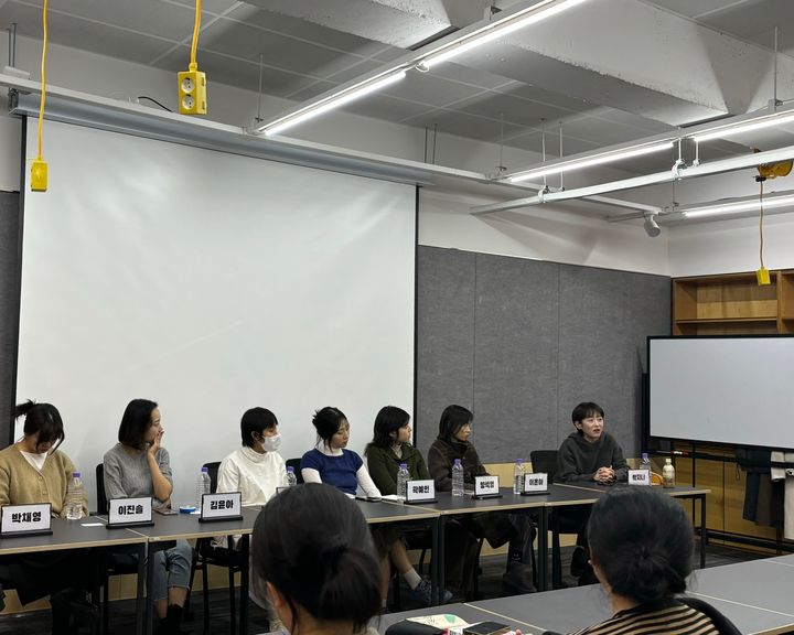 [서울=뉴시스] 우지은 수습기자 = 지난달 28일 '두 번째 섭식장애 인식주간' 행사에서 박지니(44)씨(오른쪽)가 자신의 섭식장애 이야기를 공유하고 있다. 2024.03.10. now@newsis.com *재판매 및 DB 금지