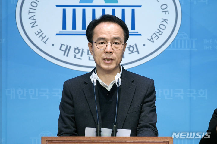 [서울=뉴시스] 이동영 새로운미래 선임대변인. (사진=새로운미래 제공) 2024.03.09.