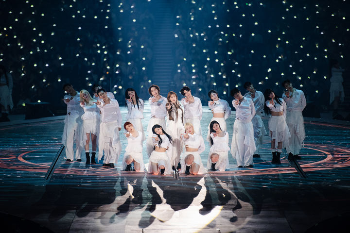 [서울=뉴시스] 아이유, 월드투어 첫 공연 '2024 아이유 허 월드 투어 콘서트 인 서울'. (사진 = 이담 엔터테인먼트 제공) 2024.03.10. photo@newsis.com *재판매 및 DB 금지