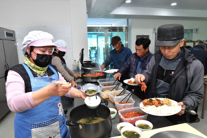 여량면 유천3리 농번기 마을공동급식. *재판매 및 DB 금지