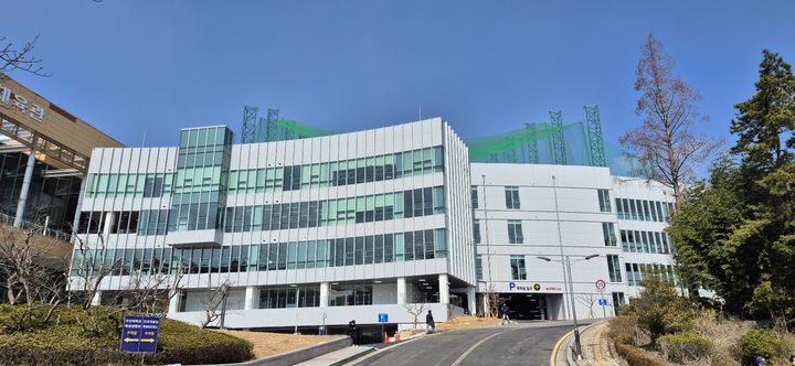 [울산=뉴시스] 울산과학대학교 아산헬스케어센터 전경 (울산과학대 제공) *재판매 및 DB 금지