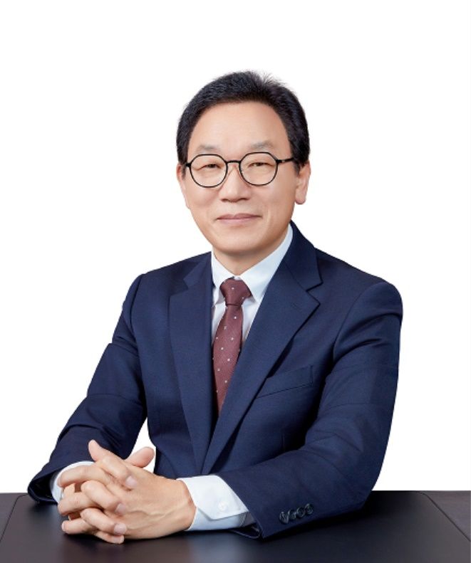 [서울=뉴시스] 한국인터넷진흥원(KISA)이 28일 정보보호 역량 강화를 위한 4대 전략을 제시했다. 사이버위협 탐지 건수를 기존보다 3배 더 늘리고 보이스피싱 피해액도 기존(4500억여원)보다 2배 이상 줄이겠다는 목표다. 사진은 이상중 한국인터넷진흥원장(사진=한국인터넷진흥원 제공) *재판매 및 DB 금지