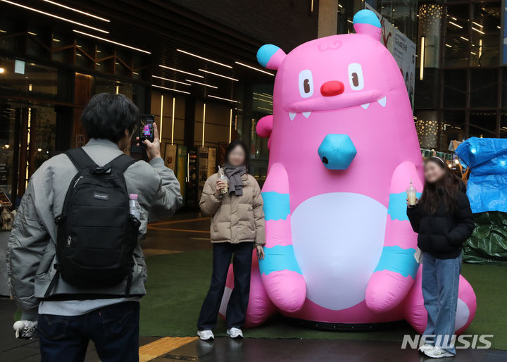 [서울=뉴시스]서울시 대표 캐릭터 '해치'가 서울 시내 주요 명소에 깜짝 출몰한다. (사진=서울시 제공). 2024.03.13. photo@newsis.com 