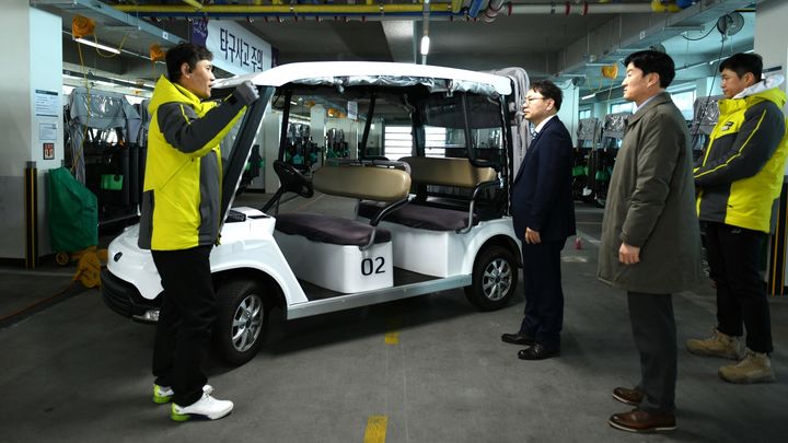 골프 카트 안전장치 점검 모습. *재판매 및 DB 금지