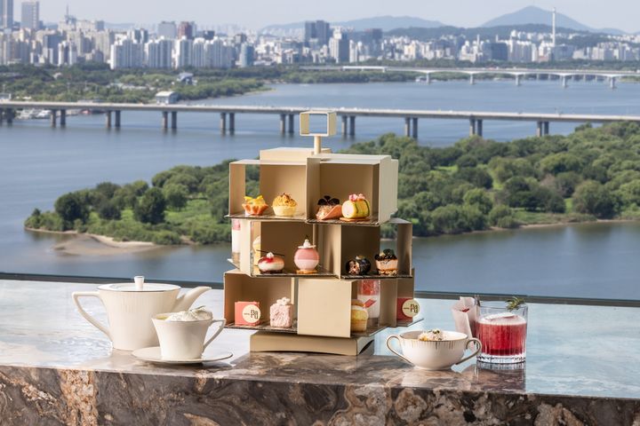 '체리 블러섬 애프터눈 티' 제품 모습.(사진=호텔 나루 서울 제공) *재판매 및 DB 금지