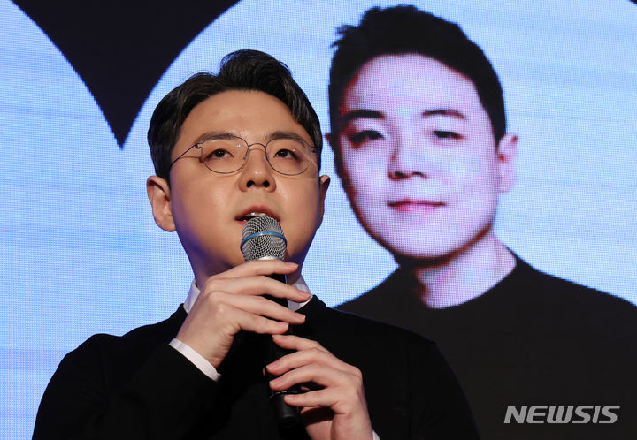 [서울=뉴시스] 조성우 기자 = 김규빈 토스증권 프로덕트 헤드가 지난 2024년 3월 14일 오전 서울 영등포구 콘래드호텔에서 열린 토스증권 기자간담회에서 취재진 질문에 답하고 있다. 2024.03.14. xconfind@newsis.com