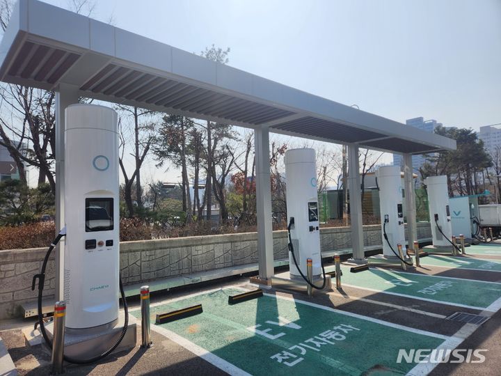 [용인=뉴시스] 전기차 충전시설. (사진=뉴시스DB).