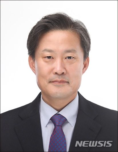 [창원=뉴시스]대한건축학회 부·울·경지회장으로 선출된 국립창원대학교 이강주 교수.(사진=창원대 제공)2024.03.18. photo@newsis.com